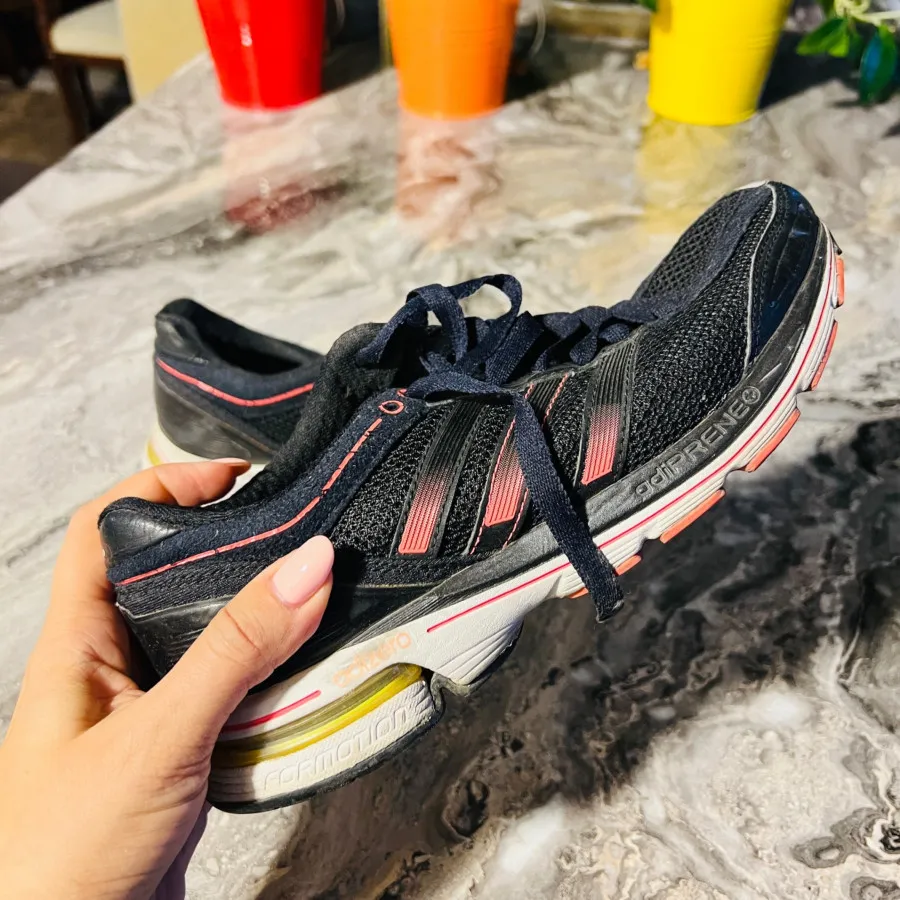 کتونی Adidas