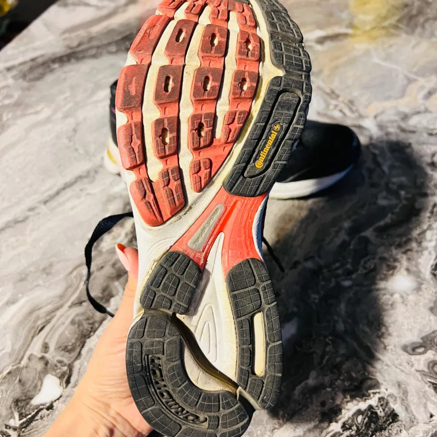 کتونی Adidas