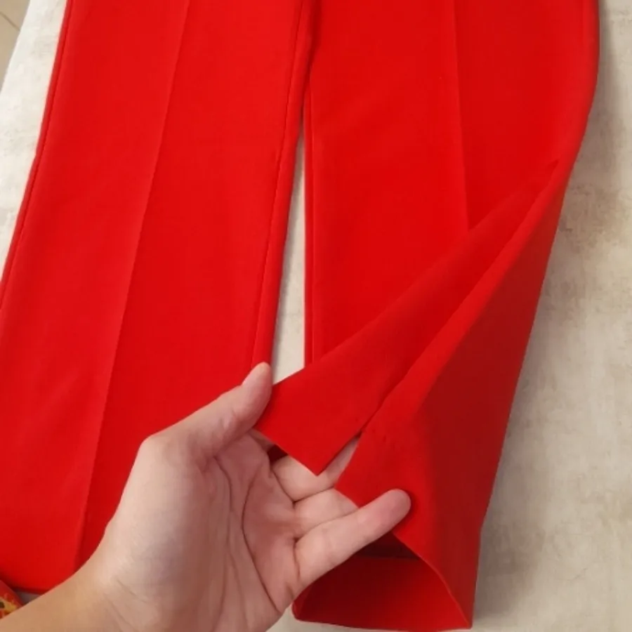 شلوار پارچه ای قرمز نو