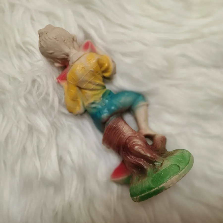 مجسمه پسربچه روسی امضادار