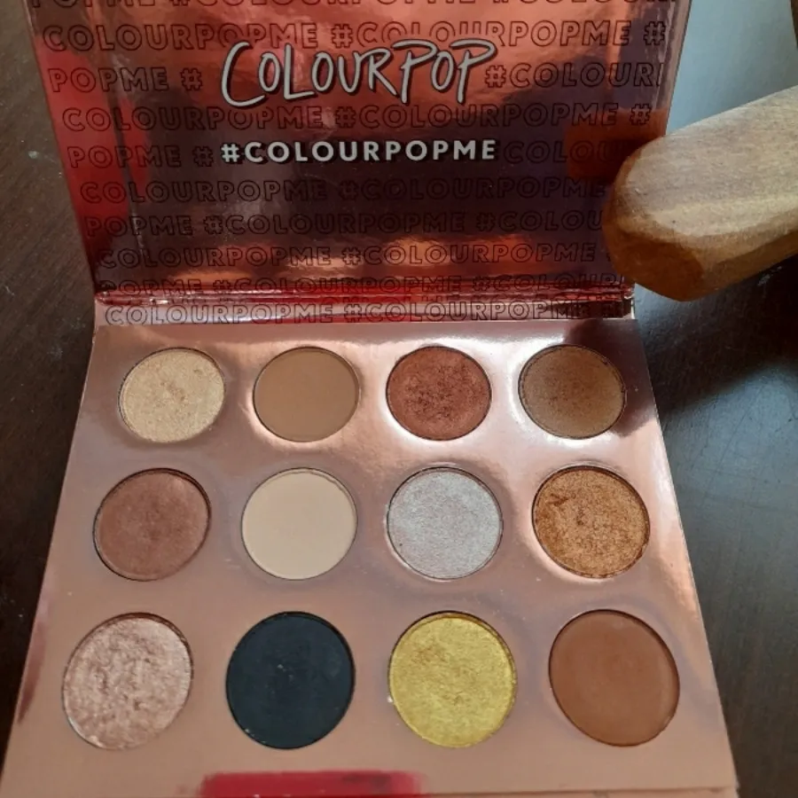 سایه برند معروف colourpop