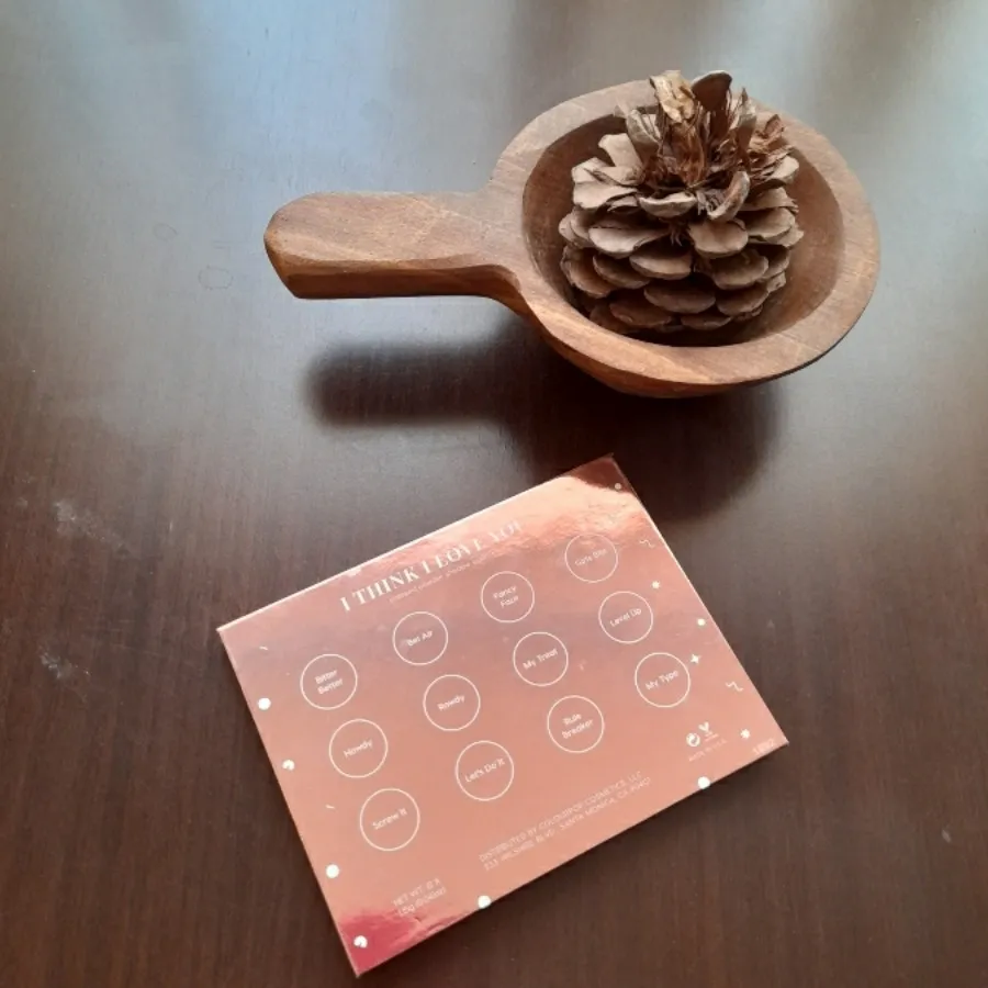 سایه برند معروف colourpop