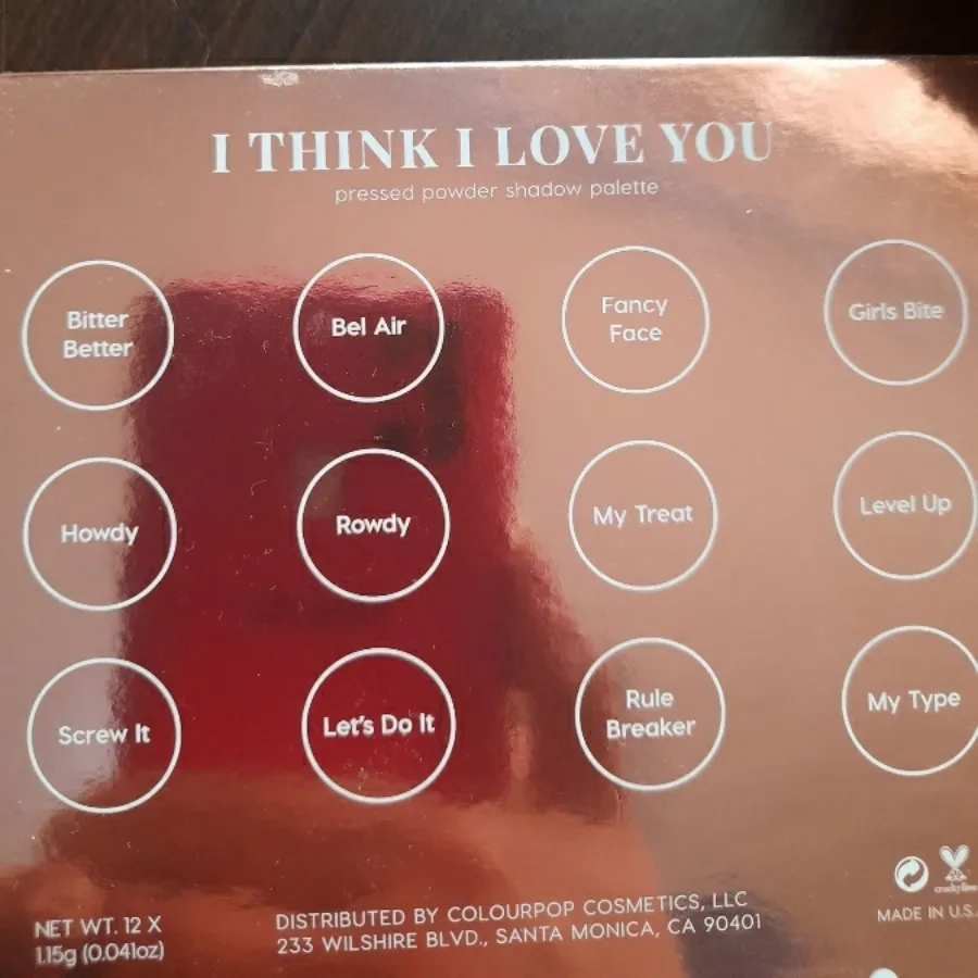 سایه برند معروف colourpop