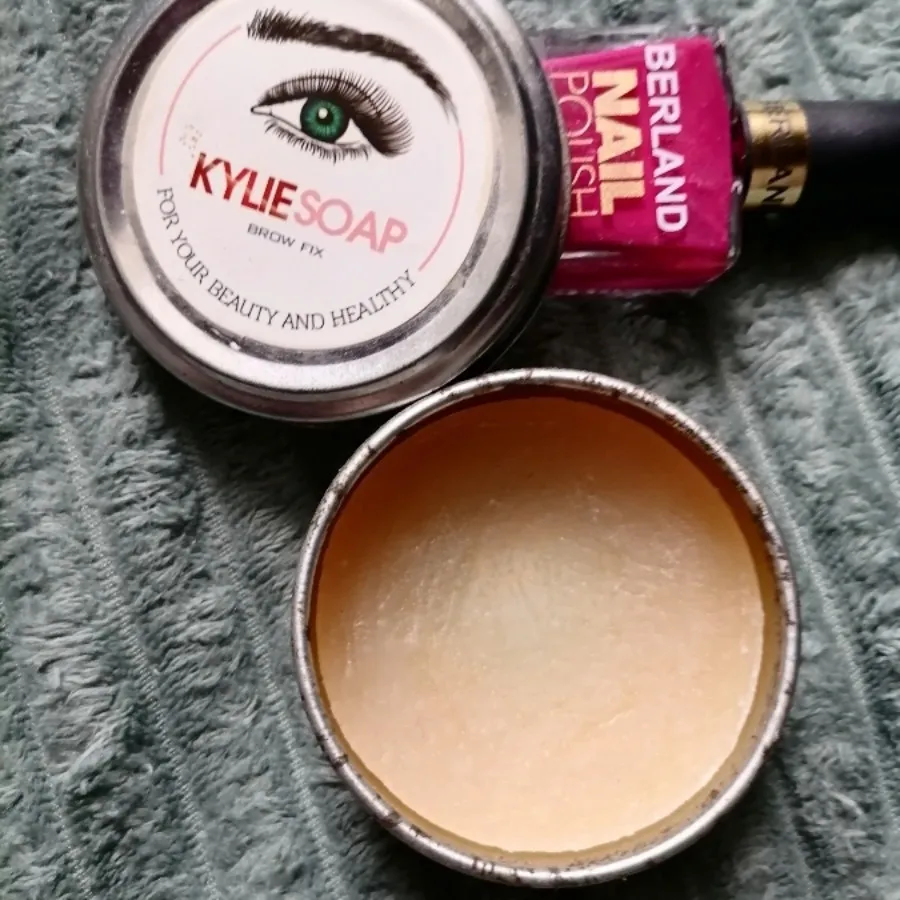 صابون لیفت ابروkylie