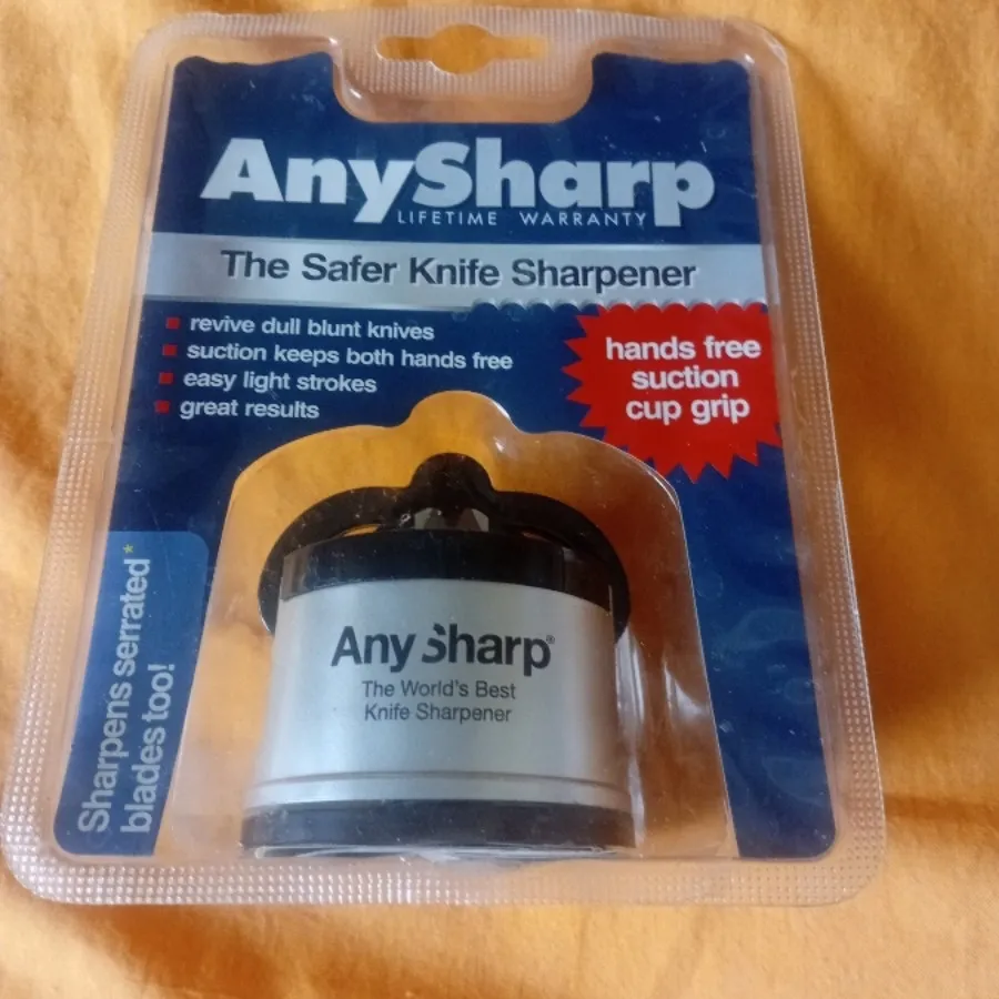 Any sharp چاقو