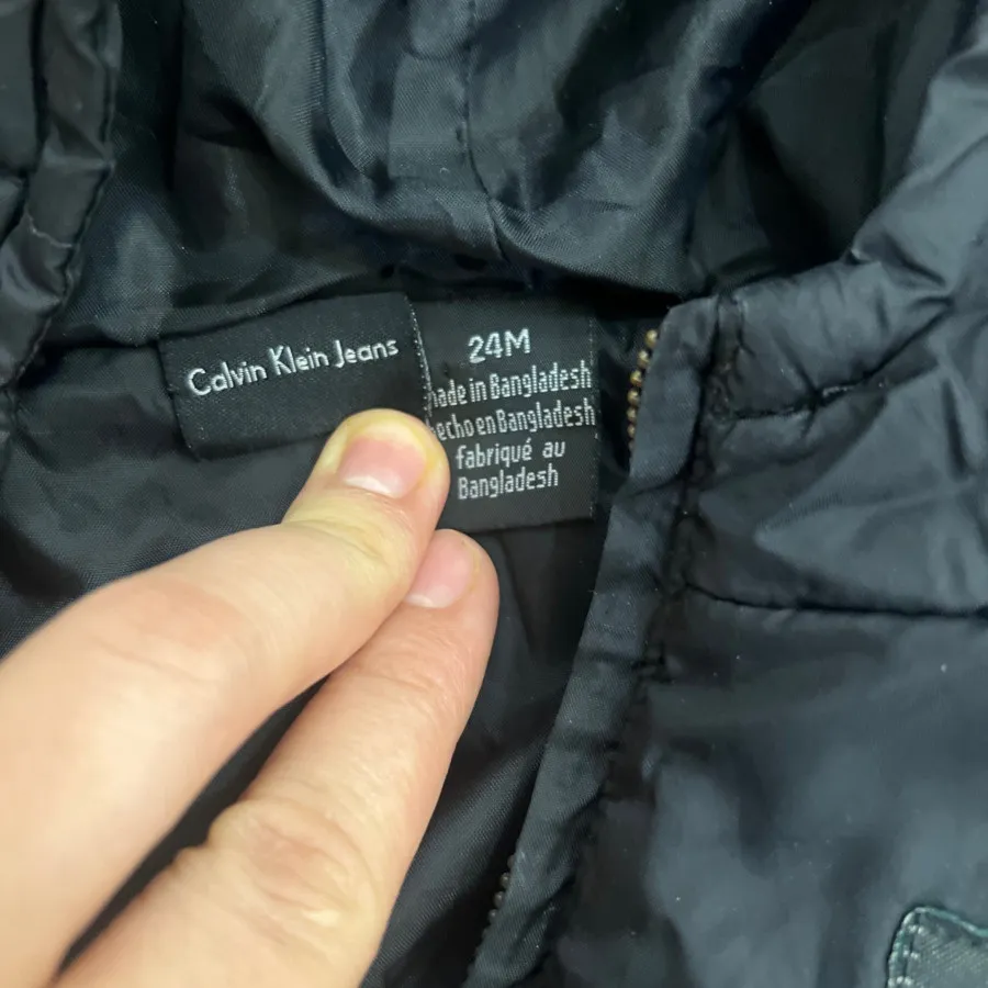 کاپشن Calvin clin
