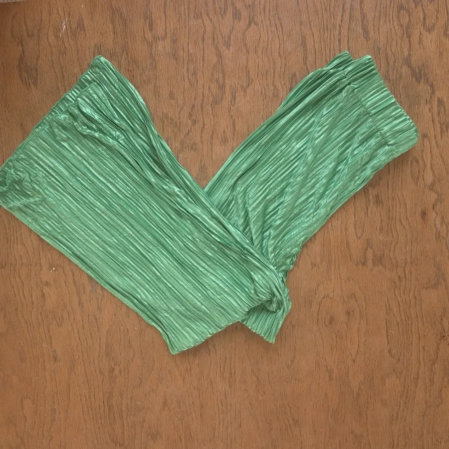 تاپ و شلوار پلیسه