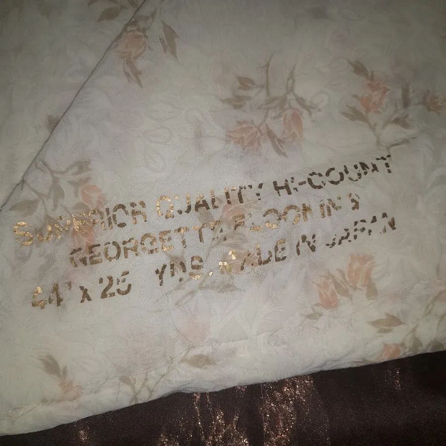 پارچه چادری مخمل گل برجست