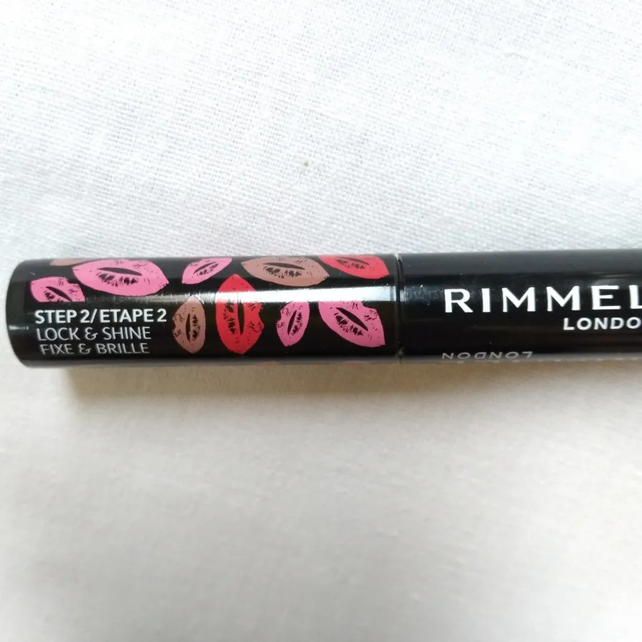 رژلب2در1برندRIMMEL LONDON