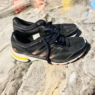 کتونی Adidas