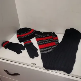 ست شال وکلاه قرمز مشکی