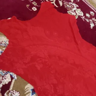 پارچه حریر قرمز