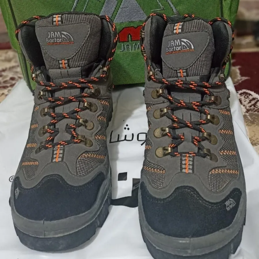 کفش کوهنوردی کار
