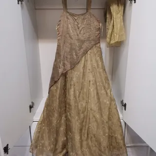 لباس مجلسی سبزمنجوقی