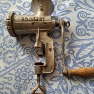 چرخ گوشت قدیمی