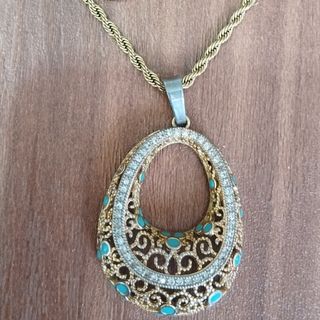 ست گوشواره و پلاک زنجیر