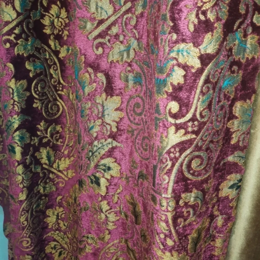 دکور پرده مخمل گل برجسته