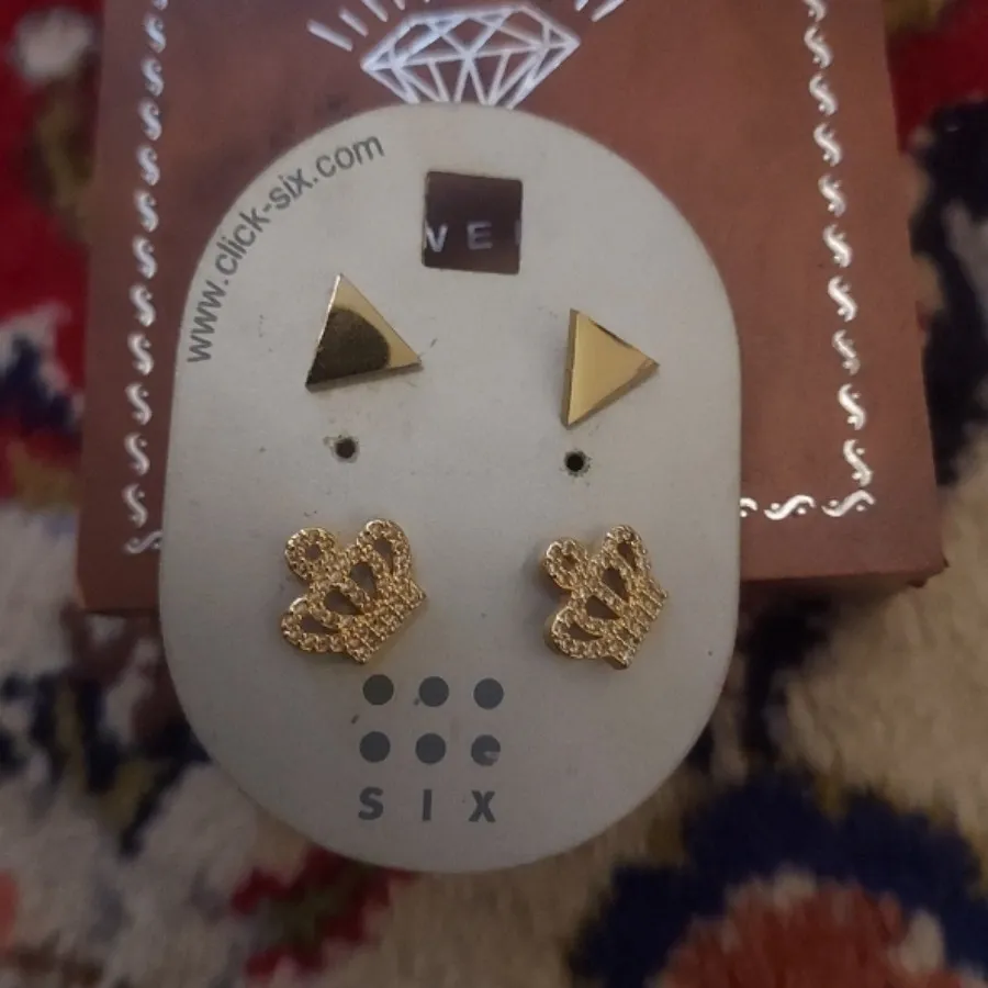 گوشواره میخی