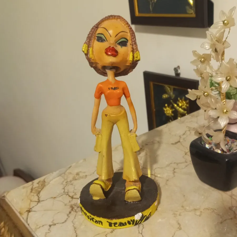 مجسمه دختر رقاص
