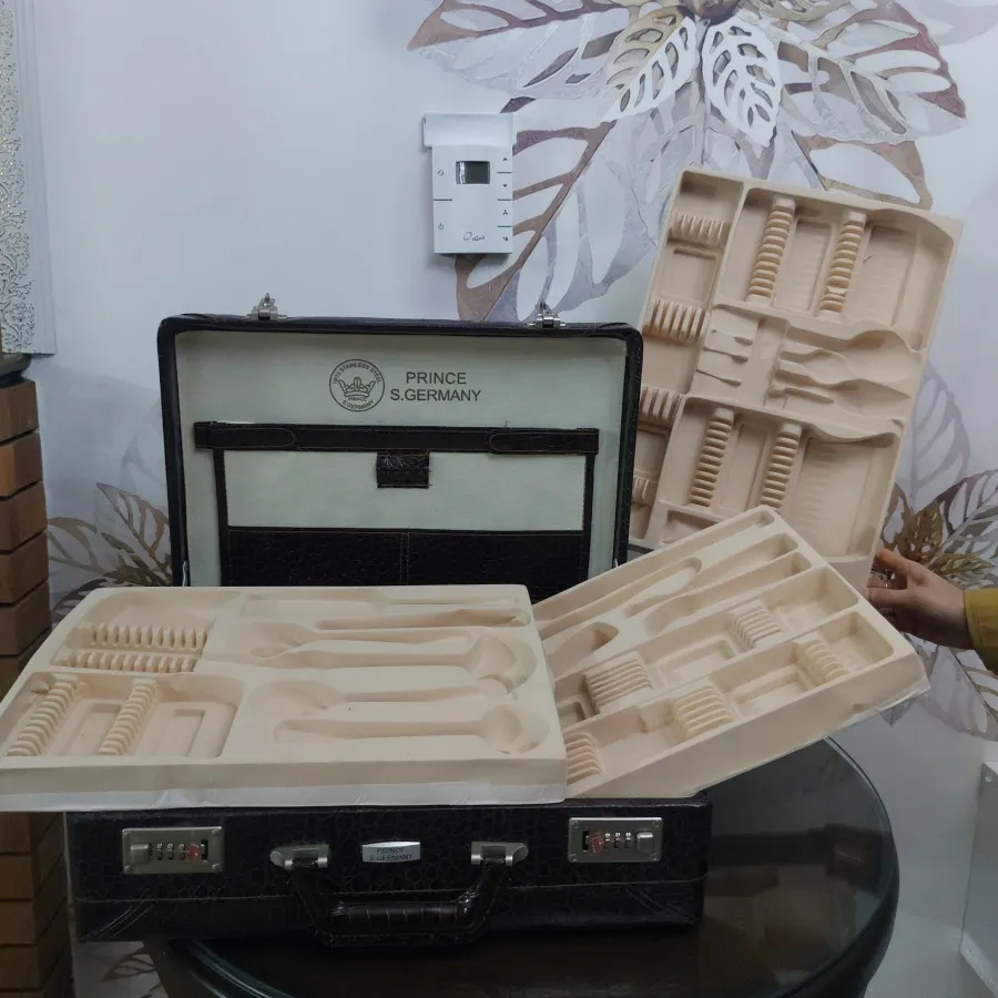 چمدان قاشق چنگال