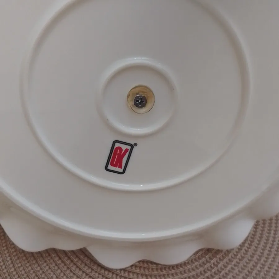 شیرینی خوری گلدکیش