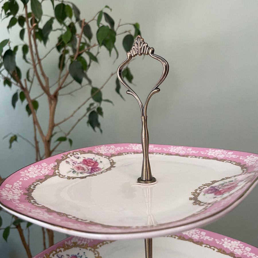 شیرینی خوری