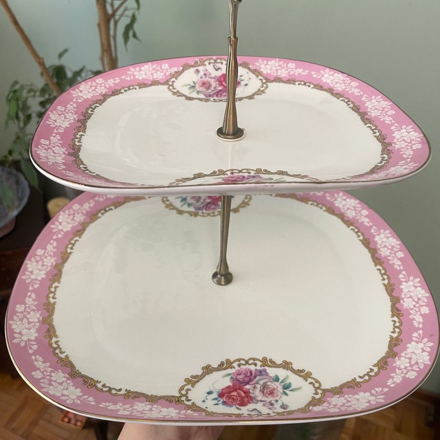 شیرینی خوری