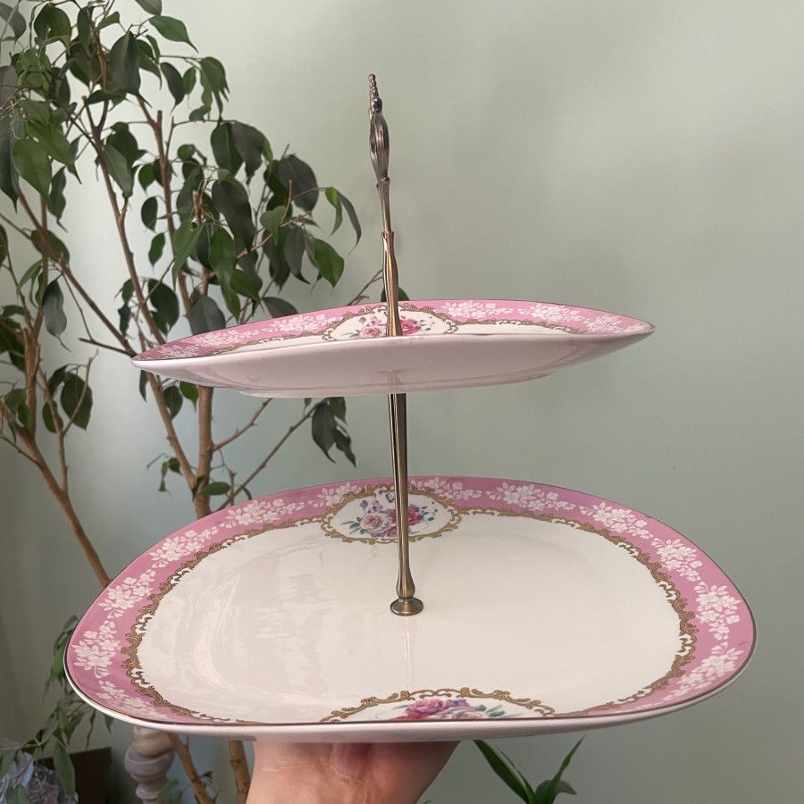 شیرینی خوری