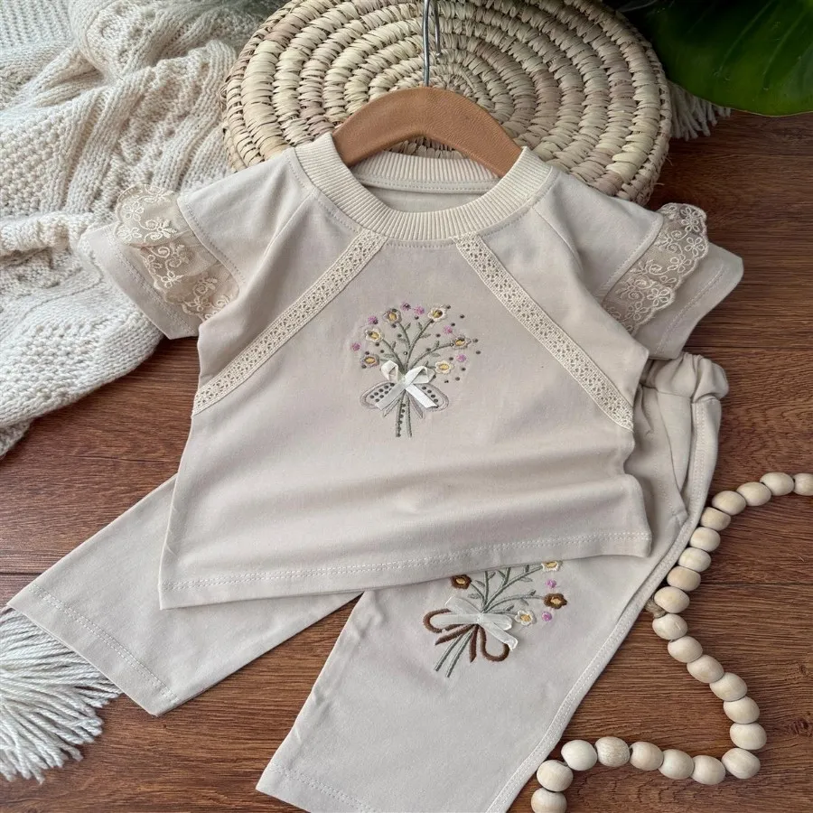 تیشرت شلوارک بچگانه