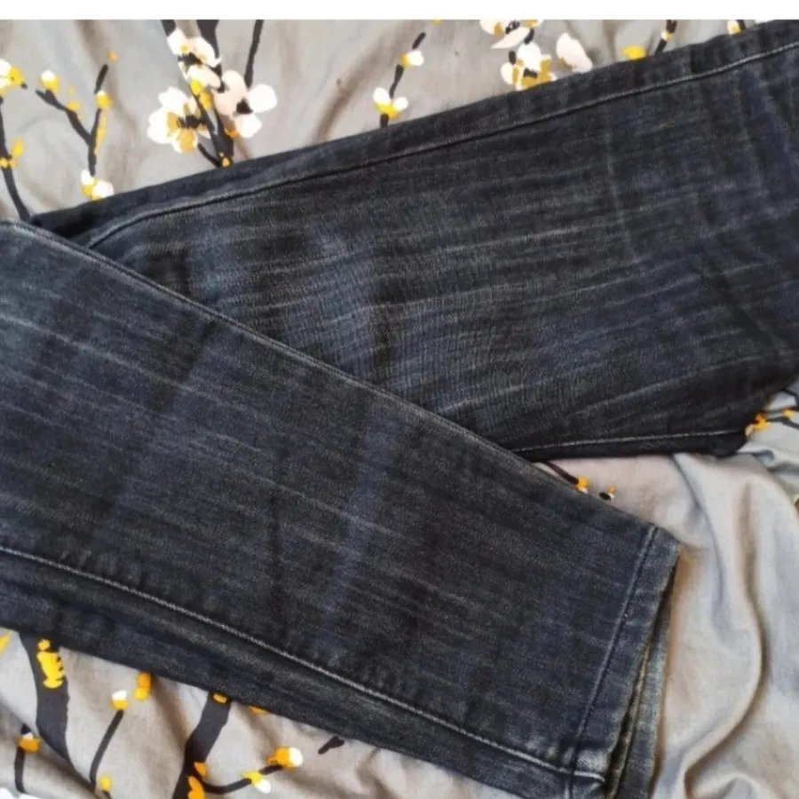 شلوار جین ذغالی