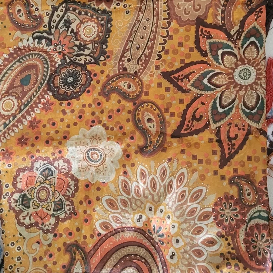 روسری سیلک طرح دار