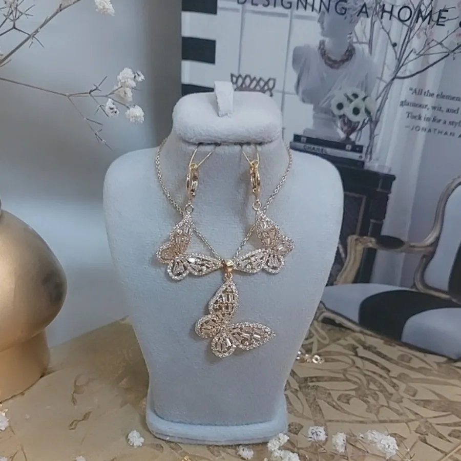 نیمست نگیندار پروانه بزرگ