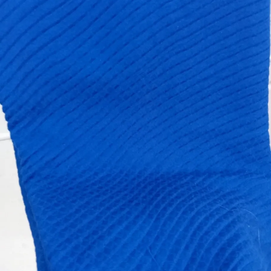 شال پلیسه آبی