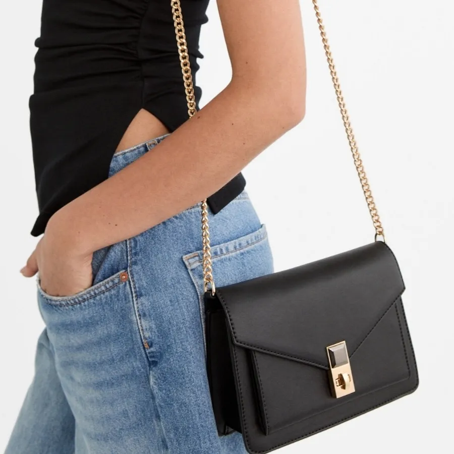 کیف  stradivarius