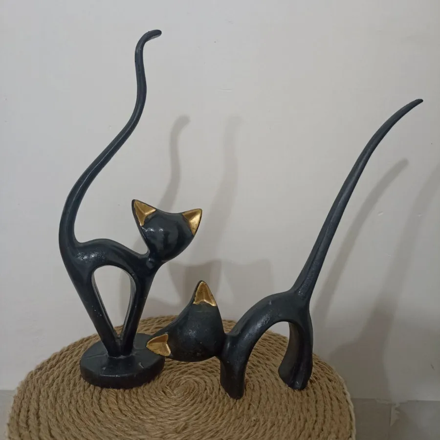 مجسمه گربه
