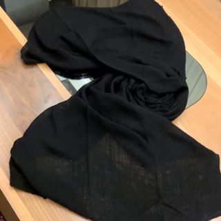 شال پلیسه منگوله دار