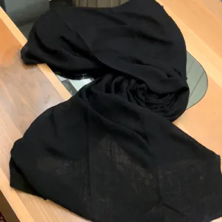 شال پلیسه منگوله دار