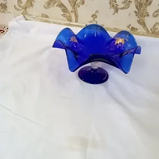 ظرف پایه دار