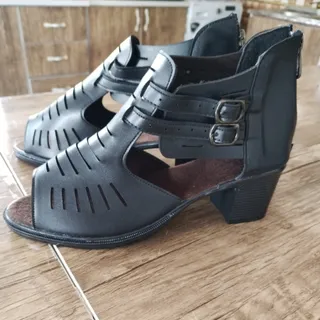 کفش روزمره زنانه