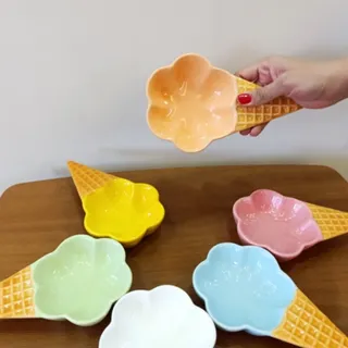 بستنی خوری یا ظرف تنقلات