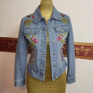 کت جین گل دوزی شده