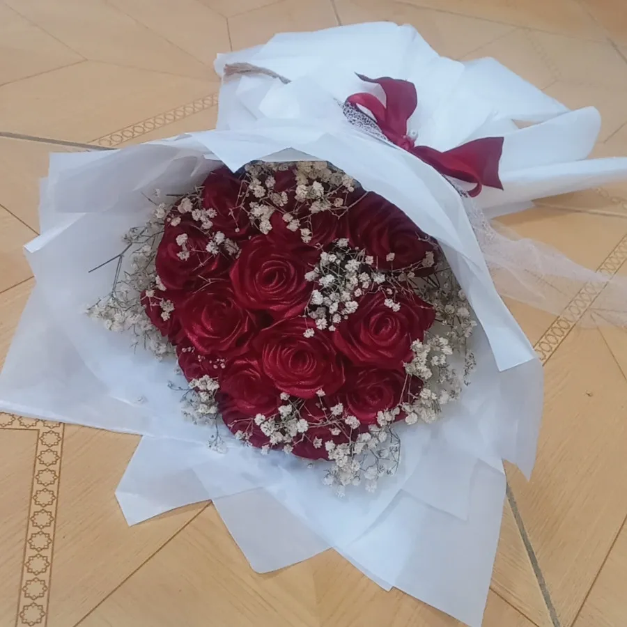 دسته گل قرمز لاکچری