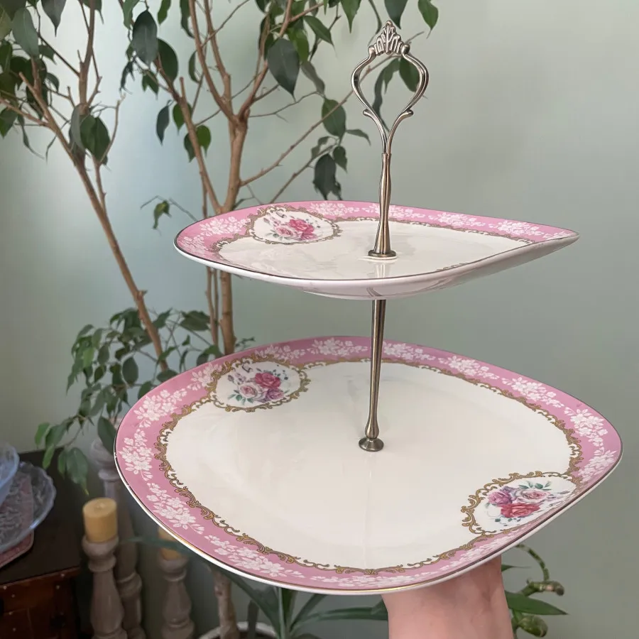 شیرینی خوری