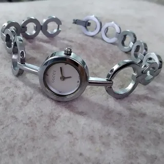 ساعت گوچی  / اصل