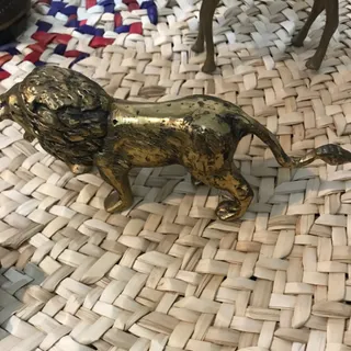 مجسمه شیر برنجی