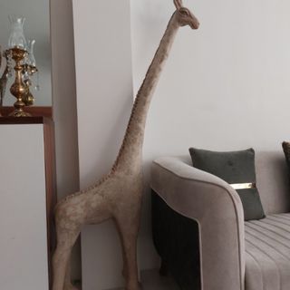مجسمه زرافه دست‌ساز