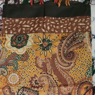 روسری سیلک طرح دار