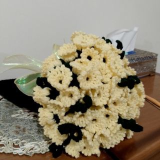 دسته گل قلاب بافی