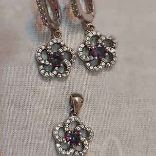 گوشواره و پلاک طرح گل