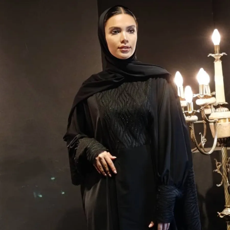 عبای جواهر دوزی شده